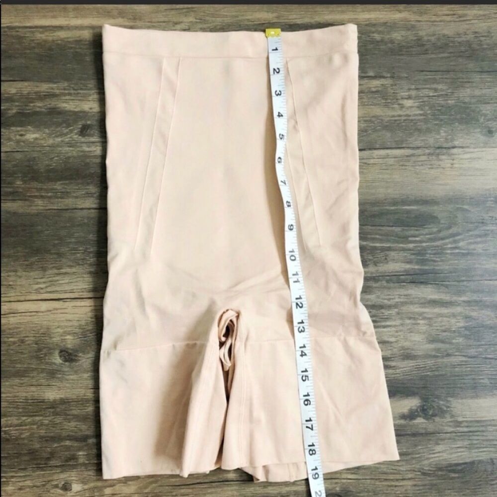 SPANX OnCore High Waist Mid Thigh Shaper! - Picture 4 of 7